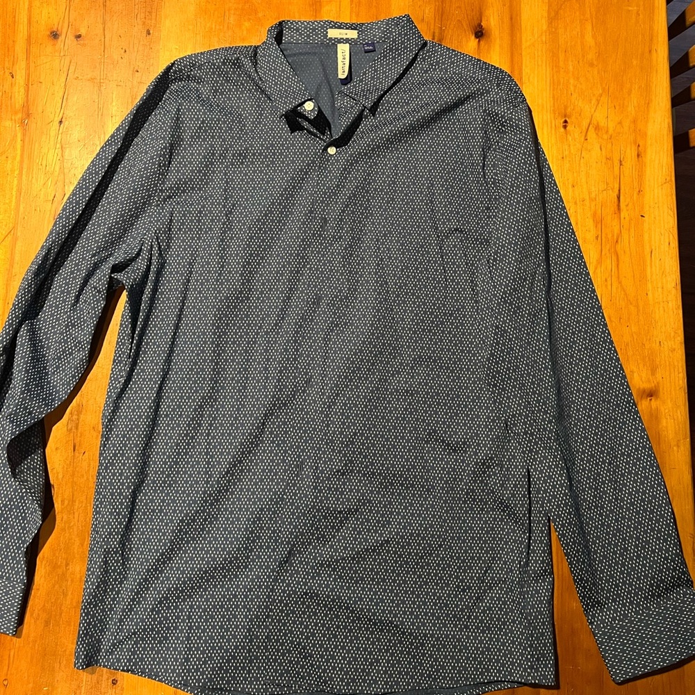 Men XL slim fit dress shirt